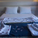Gold Butik מלון מרמריס