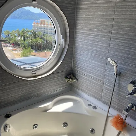 Gold Butik ホテル 3*